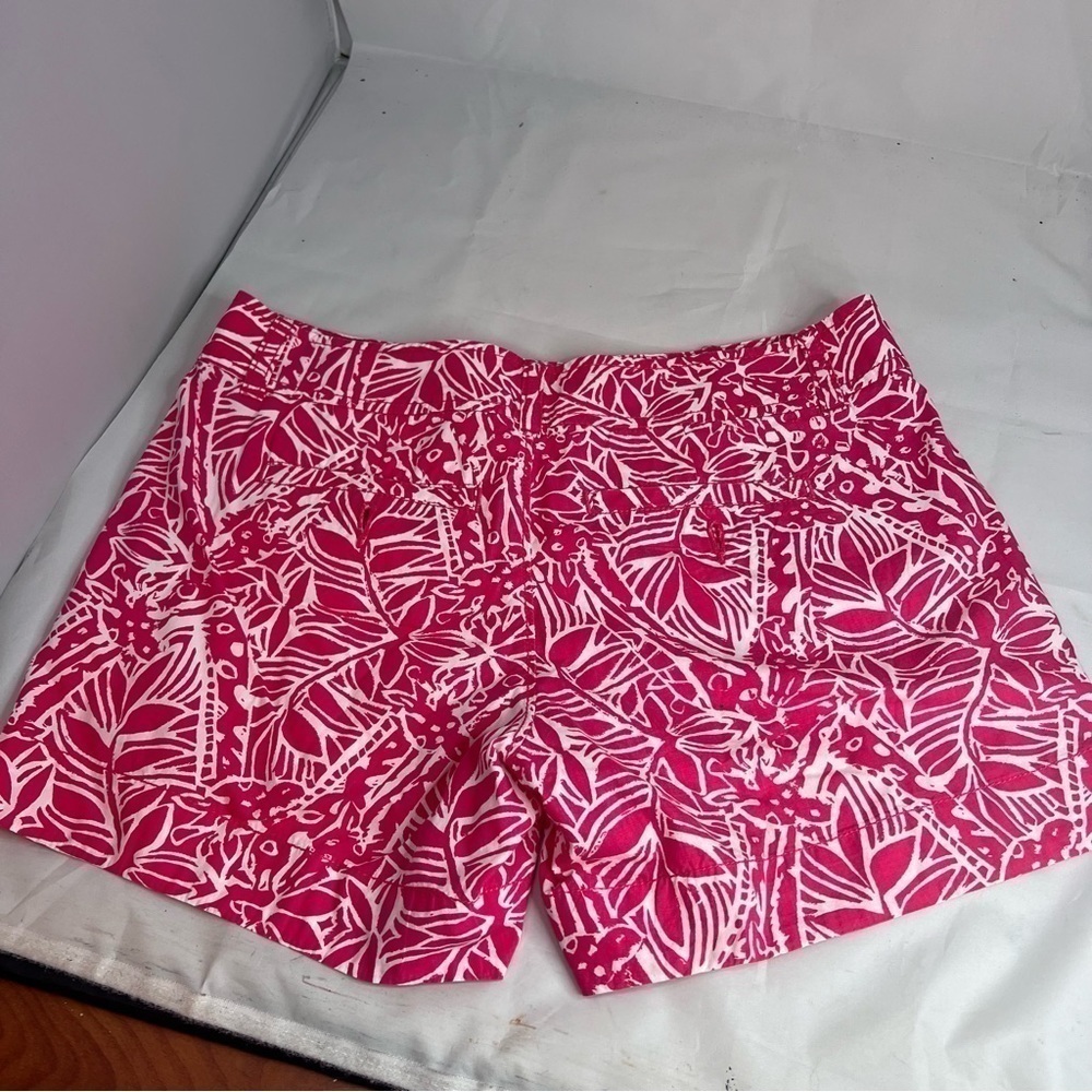 LILLY PULITZER Punch Pink Giraffe Callahan Shorts - Picture 3 of 6